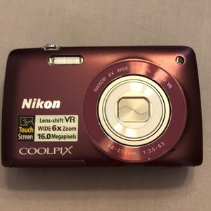 Nikon Coolpix S4300 camera- never used (NWOT).